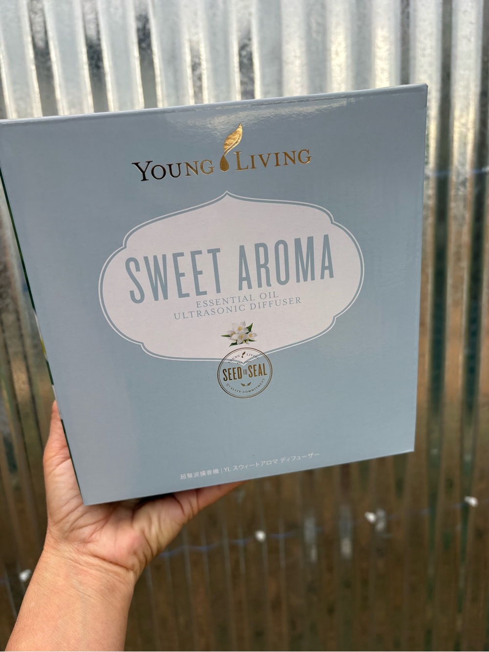 Young Living Sweet Aroma Essential Oil Diffuser - Light Teal & White